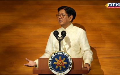 Marcos pushes for grassroots sports dev’t program, honors PH champs