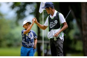 Revilleza, Barnes share lead in JPGT Apo Golf