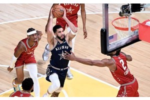 Lillard leads East to big 211-186 win in 2024 NBA All-Star