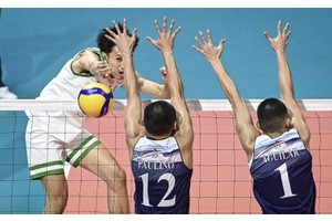 La Salle earns semis ticket in UAAP men's volleyball