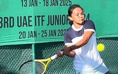 <p><strong>SEMIFINALIST.</strong> Filipino Tennielle Madis prepares to return the ball during the 3rd UAE ITF Juniors at the TopSpin Sports Center in Dubai on Thursday (Jan. 23, 2025). She and doubles partner, Vlada Guryleva of Russia, marched to the semifinal after beating Yuhan Chen of China and Diya Ramesh of India, 6-0, 6-2. <em>(Photo courtesy of Robert Angelo)</em></p>