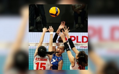 <p><strong>TOP PICK.</strong> Alas Pilipinas middle blocker Thea Allison Gagate (No. 17) tries to score against Vietnam's Thi Trinh Nguyen (No. 15) during the quarterfinals of the FIVB Challenger Cup at Ninoy Aquino Stadium in Manila on Friday (July 5, 2024). The former La Salle star is expected to be picked by Zus Coffee in the Premier Volleyball League rookie draft at Novotel Hotel in Quezon City on Monday (July 8). <em>(Contributed photo)</em></p>