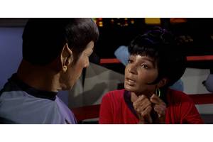 A Controversial Star Trek Movie Romance Was Secretly Set Up By Uhura's Very First Lines