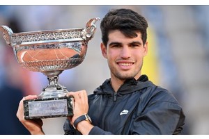 Alcaraz beats Zverev, wins 2024 French Open title