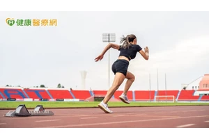 胸部會影響女性運動表現？「這部位」比男性更容易受傷？專家來分析！