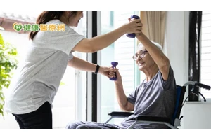 「輪椅族身體活動訓練」影片上線！有4大主題動作　輪椅族在家也能動