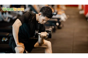 中年開始守住肌肉存款！營養師：營養與運動並行預防肌少症