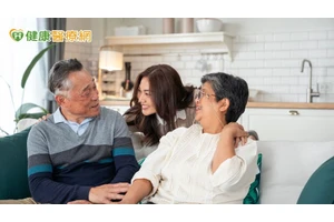 父母批評比他人更傷人？心理師親教「這方法」　打破惡性循環