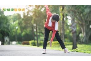 過年吃飽動起來！　「5動5健康」增強肌力、延緩失能