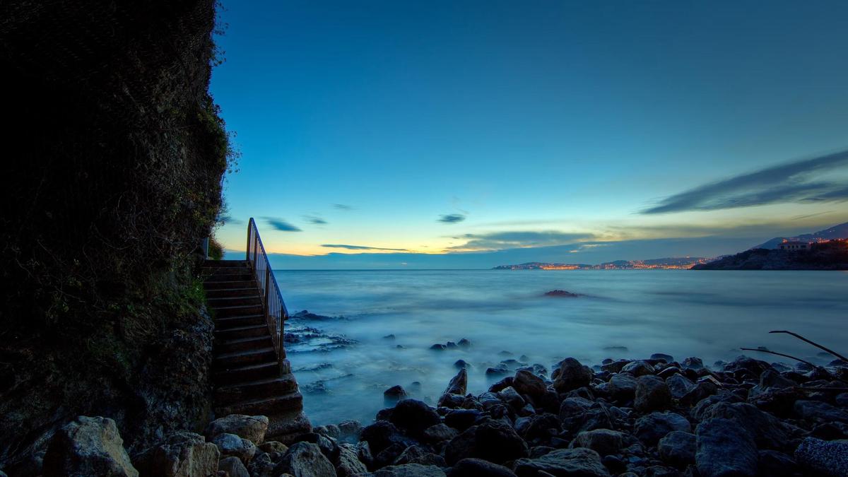 妈妈臀两侧赘肉怎么减（妈妈臀减肥能瘦吗）