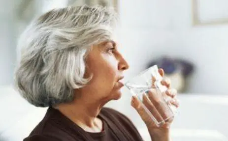 饭后养生常识:抓住5个黄金“小妙招”,这么做胃好命长 -第4张图片-就爱百科 饭后养生常识:抓住5个黄金“小妙招”,这么做胃好命长 -第4张图片-就爱百科