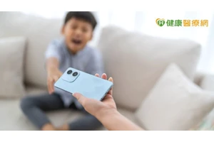 親子間常為手機使用起衝突！醫：多傾聽、理解需求　信任與理解尤為重要