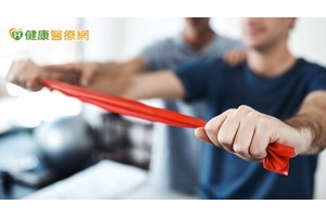 別忽視手勁變小！握力下降不只是因為老　恐是身心健康警訊