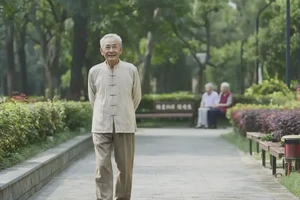 高龄老人肚子偶尔起湿疹不管它会自己痊愈吗