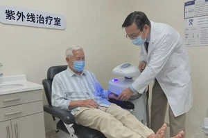 高龄老人小腿偶尔长湿疹能够彻底治愈吗