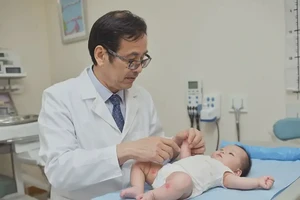 婴儿手臂上容易长湿疹能彻底自愈吗