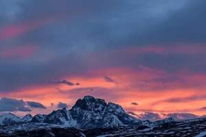 天热会头疼怎么回事，天热会头疼怎么回事女性