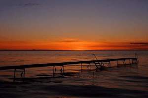 嘴唇内部小疙瘩是什么原因，嘴唇内部小疙瘩是什么原因引起的